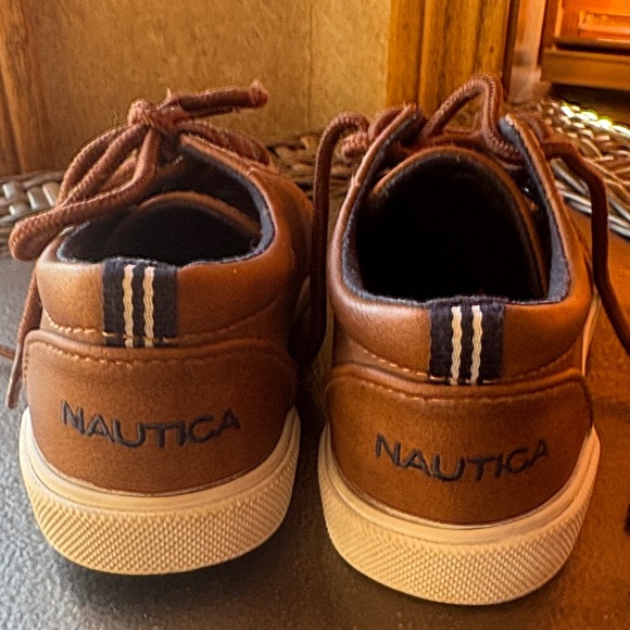 Nautica Toddler Boys Brown Lace-up Berrian Sneakers Sz: 8; EUC - Picture 3 of 14